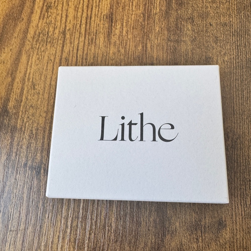 Lithe Beauty Astral Eyeshadow Palette - Picture 6 of 7